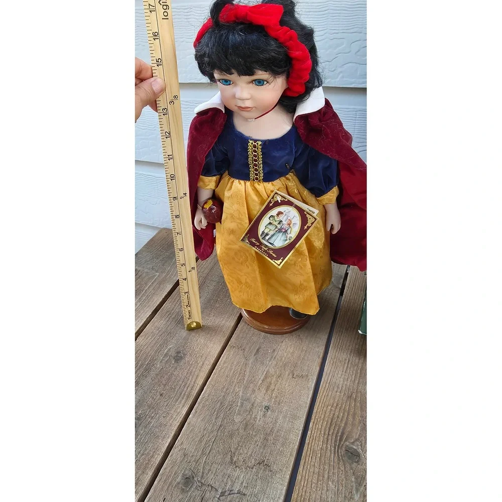 Geppeddo Fairy Tale Series Snow White Porcelain Doll 16 inch with Stand and Box